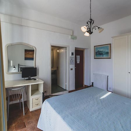 Hotel Alfiero Porto Santo Stefano  Pokój zdjęcie