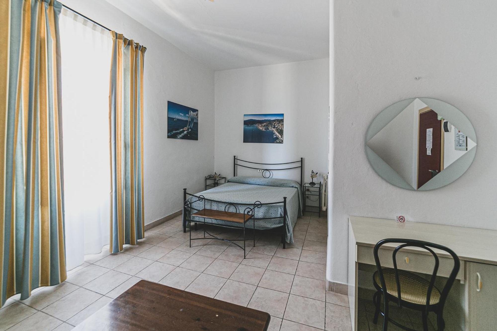 Hotel Alfiero Porto Santo Stefano  Pokój zdjęcie