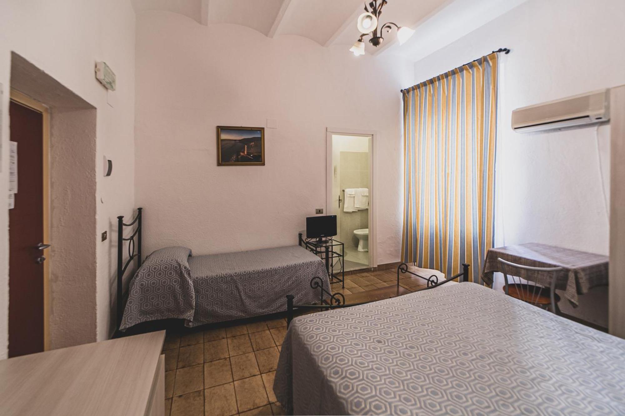 Hotel Alfiero Porto Santo Stefano  Pokój zdjęcie