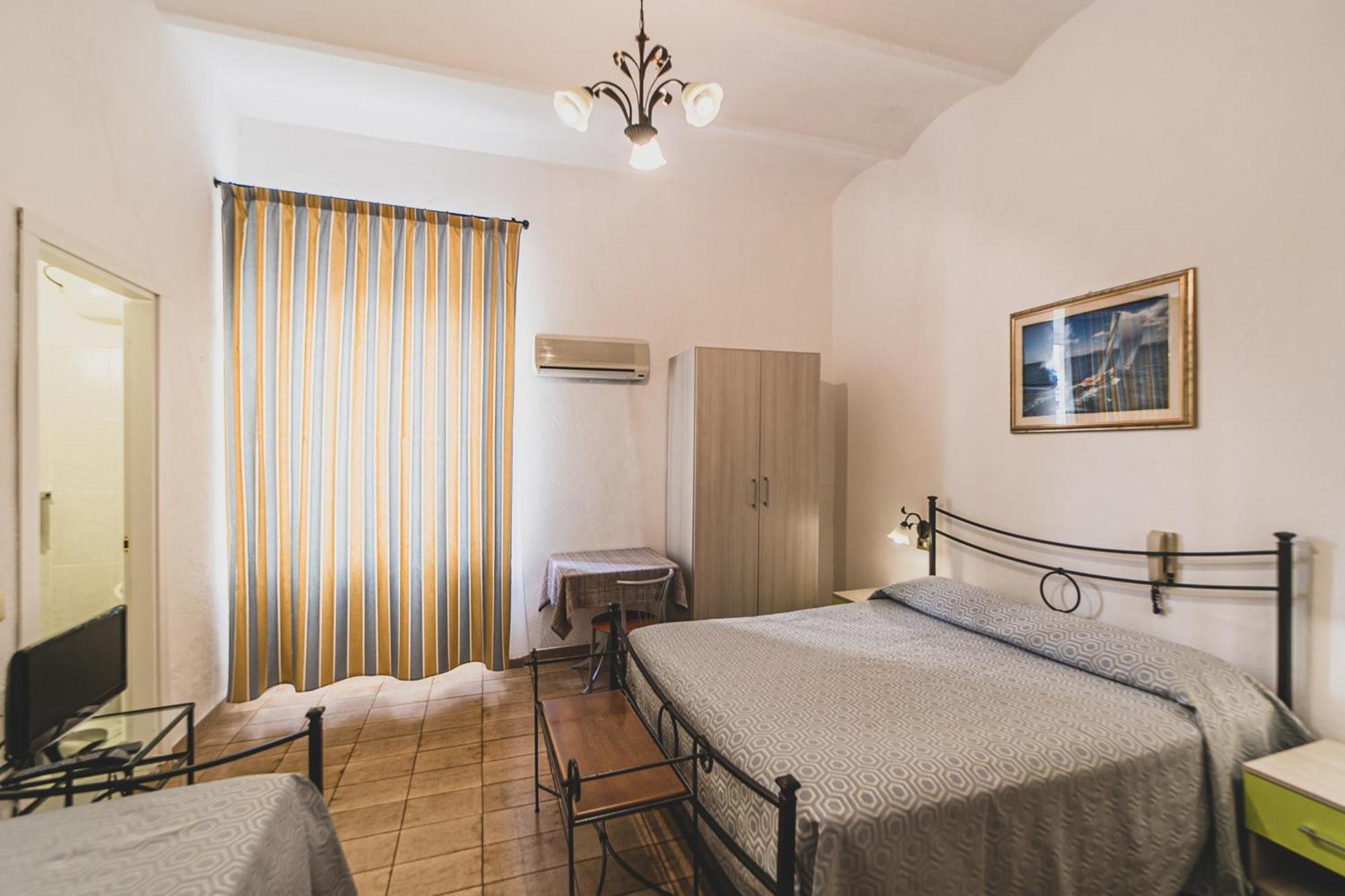 Hotel Alfiero Porto Santo Stefano  Pokój zdjęcie