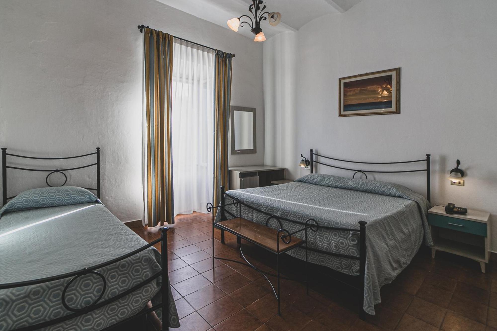 Hotel Alfiero Porto Santo Stefano  Pokój zdjęcie
